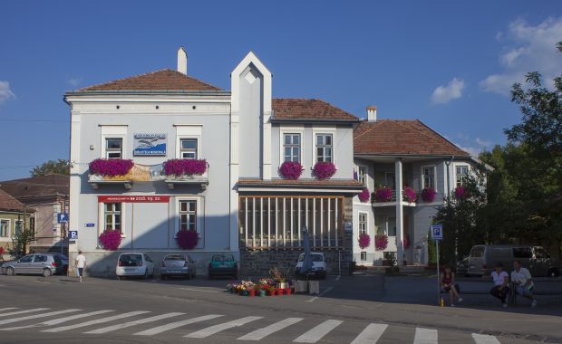 Konyvtar